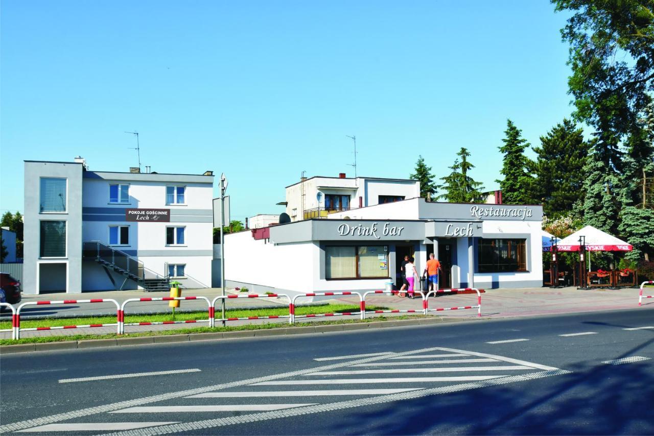 Pokoje Restauracja Lech Strzalkowo Esterno foto